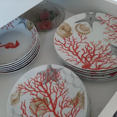 Red Rose Apartment *