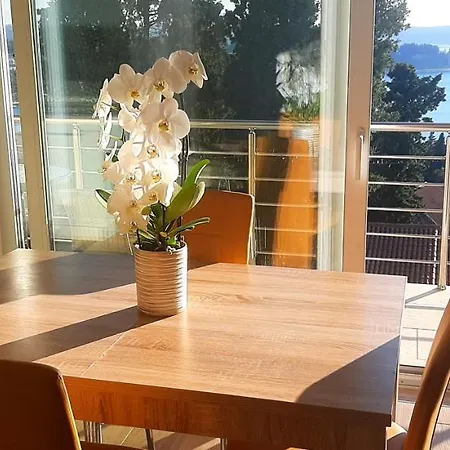 Red Rose Apartment