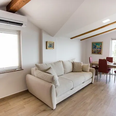 Red Rose Apartment